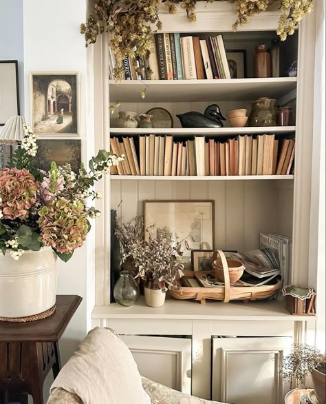 Alcove Shelf Styling, Built In Corner Bookshelves, Alcove Decor, Small Home Library, Alcove Ideas, Country Cottage Interiors, Victorian Renovation, Bookcase Design, Cottage Interiors