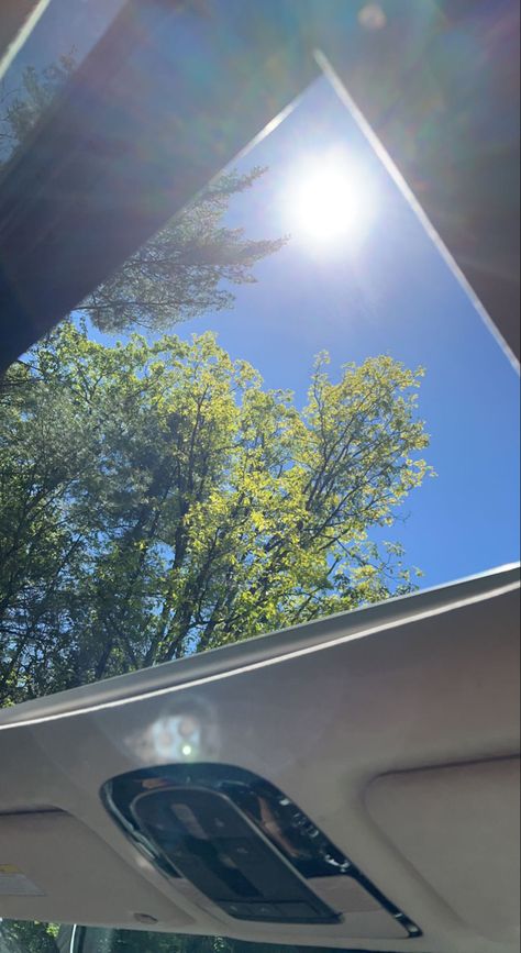 Sunroof Car Photography Aesthetic, Sunroof Snap, Car Sunroof Picture Ideas, Sunroof Picture Ideas, Sunroof Car Aesthetic, Car Asthetics Photos, Car Travel Aesthetic, Sunroof Car, How To Make Doodle