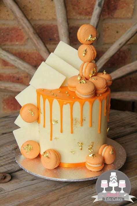 Orange Cake Decoration Birthdays, Orange Cake Decoration Ideas, Orange Cake Birthday, Orange Color Cake Birthday, Orange Colour Cake, Orange Drip Cake, Orange Color Cake, Orange Cake Design, Orange Cake Decoration