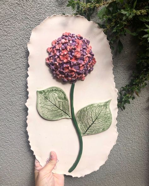 Flowers For Wall, Modern Ceramics, Ceramic Flowers, Flower Wall Art, Ceramic Clay, Flower Making, Flower Wall, Hydrangea, Diy Ideas