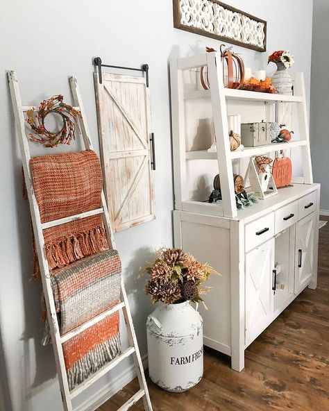 This Fall decor is the cutest! 🧡 We love the blanket ladder! Do you? 👀 TAG a friend who will love this! 😍👇 (@somutschlove)⠀⠀⠀⠀⠀⠀⠀⠀⠀⠀⠀⠀⠀⠀… Fall Blanket Ladder Decor, Fall Blanket Ladder, Farmhouse Decor Inspiration, Blanket Ladder Decor, Fall Farmhouse Decor, Farmhouse Sideboard, Fall Blanket, Farmhouse Side Table, Blanket Ladder