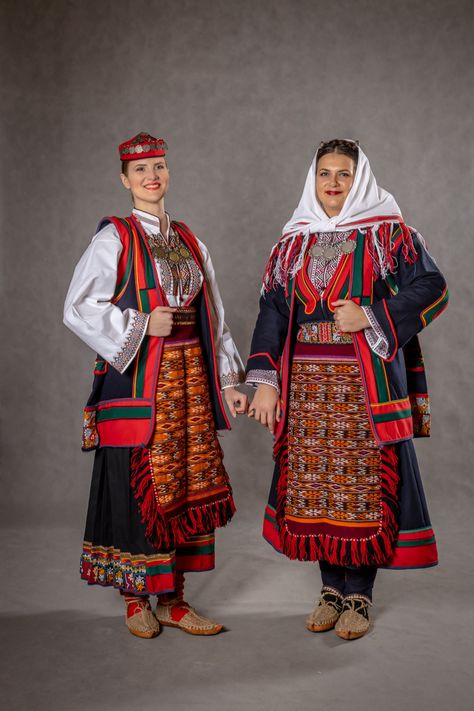 Traditional clothing from Knin, Croatia. Source: Posudionica i radionica narodnih nošnji Croatia Traditional Clothing, Knin Croatia, Croatian Traditional Clothing, Slavic Witch, Gorski Kotar, Serbian Clothing, Croatia Fashion, Europe Culture, Cultural Wear