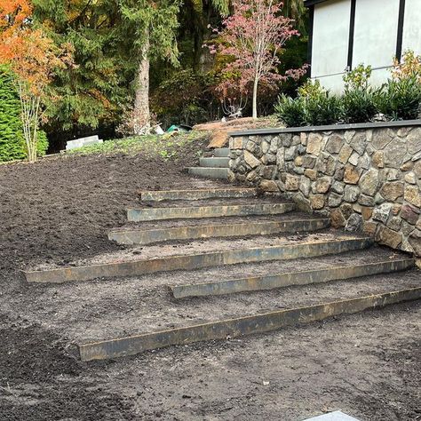 Landscaping Natural, Country Garden Design, Landscaping A Slope, Garden Desig, Garden Levels, Weathering Steel, Sloped Garden, Garden Steps, Landscape Construction