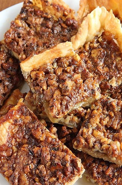 Quick Pecan Pie Bars | 21 Delicious Things You Can Make With A Tube Of Crescent Dough Easy Pecan Pie Bars, Pecan Bar, Crescent Roll Recipes Dessert, Pecan Bars Recipe, Pecan Pie Bars Easy, Easy Pecan Pie, Pecan Pie Easy, Pecan Pies, Pecan Bars