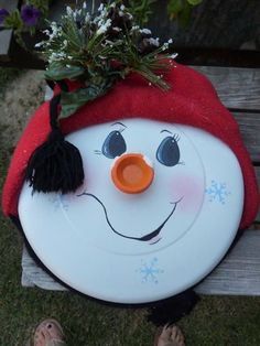 Snowman Plate, Rustic Holiday Decor, Kitchen Fun, Rustic Holiday, Snowman Crafts, Pot Lids, Noel Christmas, Red Hat, Winter Crafts