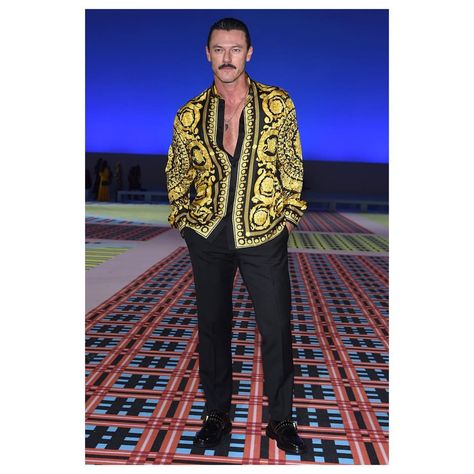 Versace Suit Mens, Bling Empire Outfits, Versace Mens Shirt, Versace Silk Shirt, Luke Evens, Silk Shirt Outfit, Versace Menswear, Versace Pattern, Versace Shirts