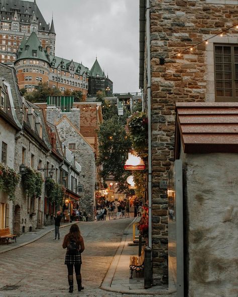 》Evening strolls in Old Québec City ✨ Have you ever been to Québec or elsewhere in Canada? ↡ The walkability, cobblestone streets, European… | Instagram Walkable City, Quebec City Canada, Canada Photography, Old Quebec, Cobblestone Streets, European Architecture, Explore Canada, Romantic Atmosphere, Montreal Quebec