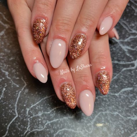 Rose gold nails Rose Gold Nails, Thanksgiving Nails, Gold Nails, Nail Colors, Nails, Beauty, Color