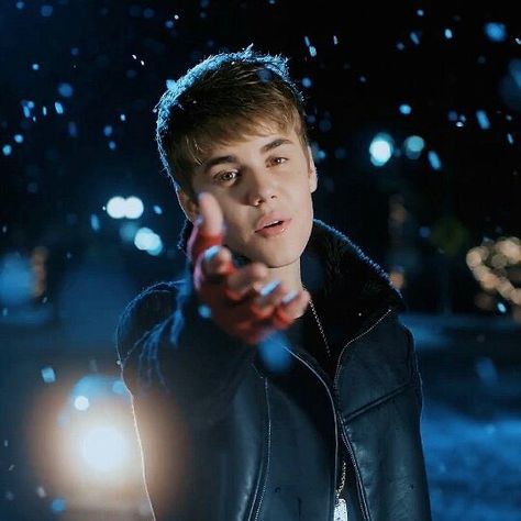 Mistletoe Justin Bieber, Justin Bieber Mistletoe, Justin Bieber Music Videos, Background Widget, Justin Bieber Videos, Justin Bieber Music, Justin Bieber Baby, All About Justin Bieber, Christmas Pic