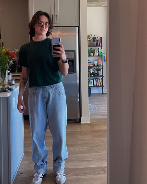 Masc Lesbian Capsule Wardrobe, Soft Masc Haircut, Simple Masc Outfits, Soft Masc Outfits For Women, Soft Masc Lesbian Fashion, Non Binary Outfit Ideas, Soft Masc Outfits, Masc Girls Outfits, Masc Lesbian Outfits