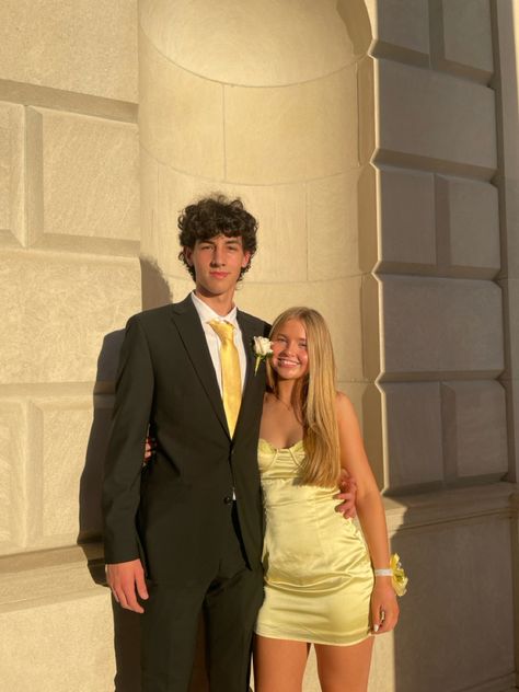 hoco inspo pics Yellow Hoco Dress With Date, Yellow Hoco Couple, Hoco Pics With Date, Hoco Matching Outfits, Homecoming Couple Poses, Hoco Inspo Pics, Homecoming Poses With Date, Hoco Couple Outfits, Hoco Couples