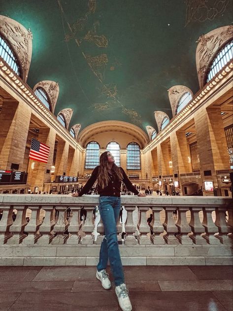 Time Square Photo Ideas, Grand Central Station Photoshoot, New York Outfits Spring, New York Picture Ideas, Grand Central Station New York, Central Station New York, New York Photo Ideas, New York Sightseeing, New York Photoshoot