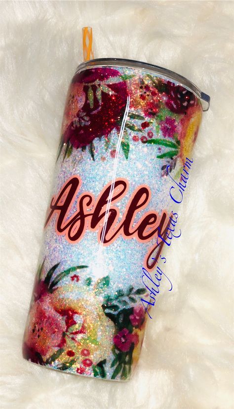 Epoxy Cups Ideas, Bling Cups, Cup Inspiration, Yeti Cup Designs, Tumbler Cups Personalized, Epoxy Cups, Yeti Cups, Epoxy Tumbler, Glitter Tumbler Cups