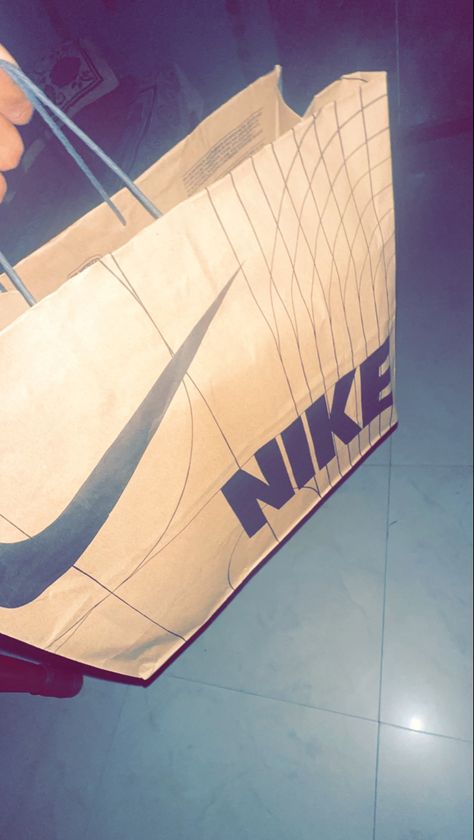 Nike Snapchat Stories, Nike Shoes Snap, Nike Slippers Women, Nike Shopping, Happy Holi Photo, Nike Slippers, Holi Photo, Snap Bag, New Nike Shoes