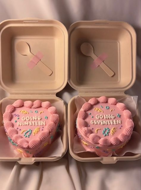 Blackpink Bento Cake Design, Seventeen Bento Cake Design, Svt Cakes Ideas, Bento Cake 17 Birthday, Going Svt Cake, Going Seventeen Cake Design, K Pop Cake Design, Seventeen Cake Ideas, Seventeen Cake Design