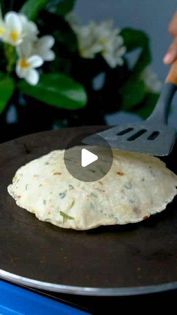 Rice Roti Recipe, Dj Lethal, Roti Recipe, Paratha Recipes, Indian Bread, Instant Recipes, Indian Snack Recipes, Indian Food Recipes Vegetarian, Veg Recipes