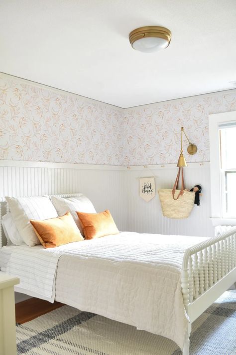 Accent Wall Kids Bedroom, Children Bathroom Ideas, Beadboard Bedroom, Beadboard Accent Wall, Bedroom Wallpaper Accent Wall, Kids Bedroom Wallpaper, Toddler Bedroom Girl, Big Girl Bedrooms, Big Kids Room