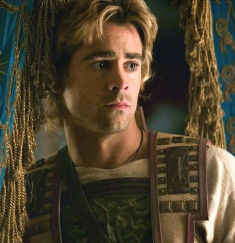 Colin Farrell as Alexander the Great Alexander Film, Alexander 2004, Roman Warriors, Medieval Paintings, Film Icon, Timothy Olyphant, Colin Farrell, Alexander The Great, Jared Leto