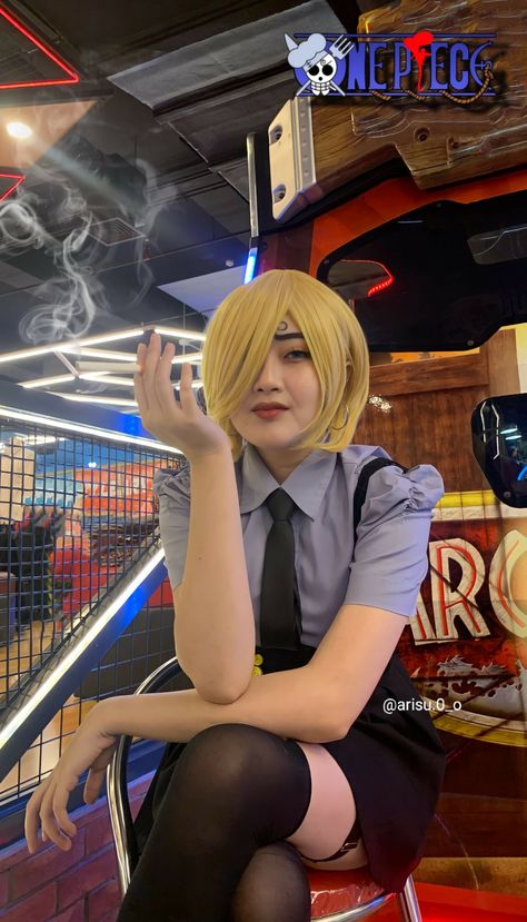 sanji Fem Sanji Cosplay, Female Sanji Cosplay, Sanji Genderbend, Sanji Outfit, Female Sanji, Blonde Hair Cosplay, Cosplay Sanji, Genderbend Cosplay, Sanji Cosplay