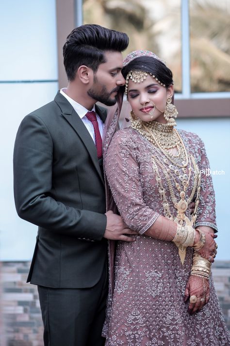 Momedian Wedding Pose, Muslim Wedding Couple Poses, Muslim Engagement Photos, Muslim Wedding Couple, Muslim Engagement, Couple Indian, Indian Portrait, Wedding Matching Outfits, Haldi Photoshoot