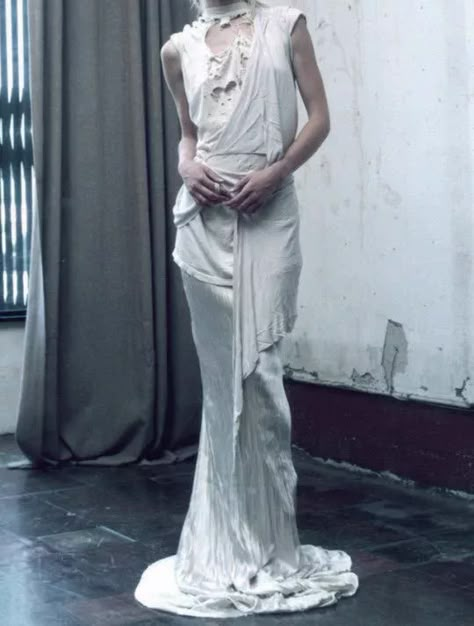 Lunafreya Nox Fleuret, Rick Owens Dress, New Personality, Models Off Duty Style, Fancy Fits, Creative Clothes, Final Fantasy Xv, Fashion Aesthetics, Clever Design