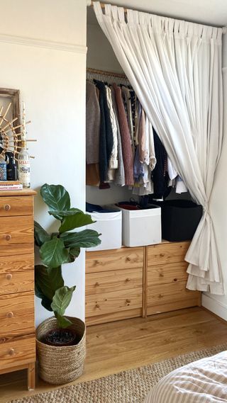 Freestanding Closet Ideas, Bedroom Clothing Storage, Freestanding Closet, Clothing Rack Bedroom, Free Standing Closet, Ikea Closet, Interior Design Advice, Clothes Rail, Interior Design Magazine