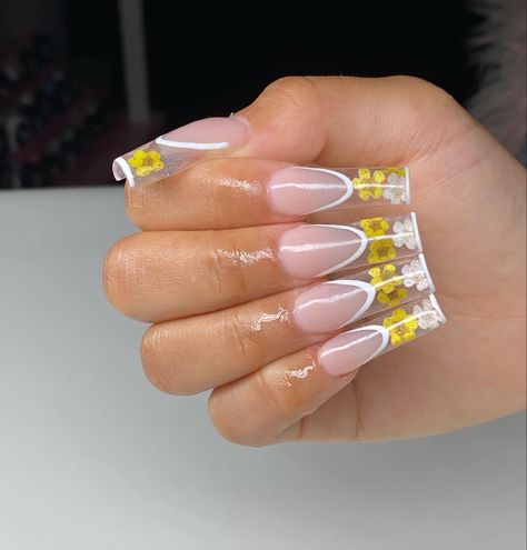 Crocs Fashion, Classy Acrylic Nails, Floral Nail Art, Long Square Acrylic Nails, Square Acrylic Nails, Yellow Nails, Coffin Nails Designs, Pretty Acrylic Nails, Floral Nails