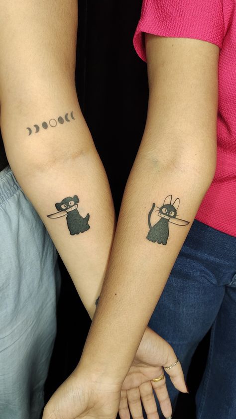 Cat Dog Matching Tattoo, Matching Cat And Dog Tattoos, Cat And Dog Matching Tattoo, Matching Tattoos Animals, Matching Dog Tattoos, Duo Tattoos, Matching Cat Tattoos, Bestie Tattoos Unique, Trio Tattoos