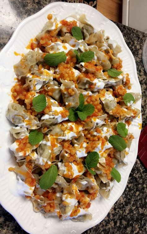 Mantu Afghan Food, Afghan Dumplings, Afghani Food, Afghanistan Food, Pashtun People, Afghan Food, Afghanistan Culture, Afghan Food Recipes, Afghan Culture