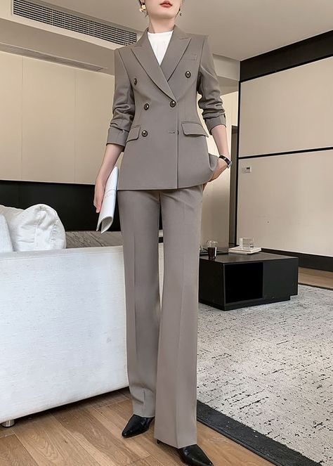 Women In Suits Aesthetic, Formal Fits, Black And Red Suit, Suits And Sneakers, Formal Blazer, Black And White Suit, Suit Combinations, Woman In Suit, Ethiopian Dress