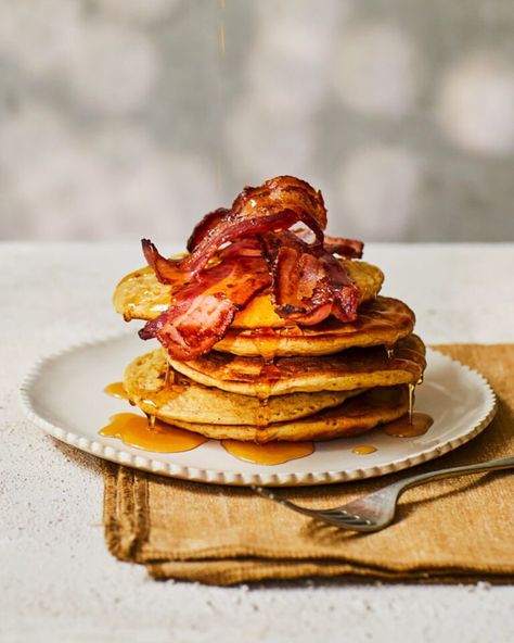 Sweet Pancake Recipe, Pancakes With Bacon, Cinnamon Swirl Pancakes, Pancake Batter Recipe, Cinnamon Pancakes Recipe, Scotch Pancakes, Gingerbread Pancakes, Christmas Brunch Recipes, Welsh Recipes