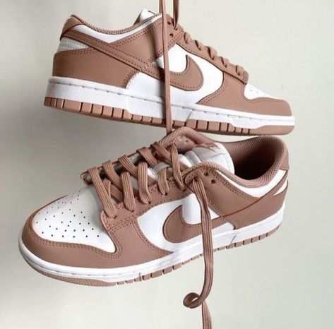 Fall Nike Dunks, Nike Womens Dunks, Neutral Dunks Outfit, Tan Nike Dunks, Cream Dunks Outfit, Nike Dunks Colors, Beige Dunks Outfit, Dunks Shoes Women, Dunks Colors