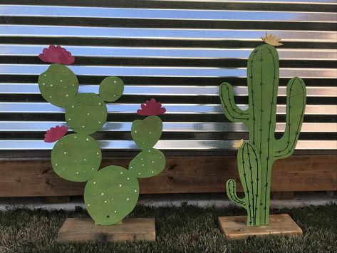 Cactus Wood Art, Cactus Yard Art, Cardboard Cactus, Cowboy Birthday Party Decorations, Monumental Vbs, Wood Cactus, Cactus Party Decor, Cowboy Theme Party, Wild West Party