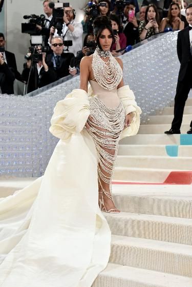 Kim Kardashian Dresses, Met Gala Outfits, Met Gala Dresses, Western Outfits Men, Gala Outfit, Gala Fashion, Fashion Gal, Met Gala Red Carpet, Gisele Bündchen