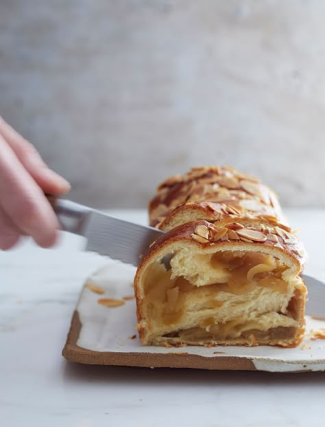 babka Apple Babka, Babka Recipe, Golden Delicious Apple, Chocolate Swirl, Cook Off, Egg Whisk, Egg Wash, Challah, Loaf Pan