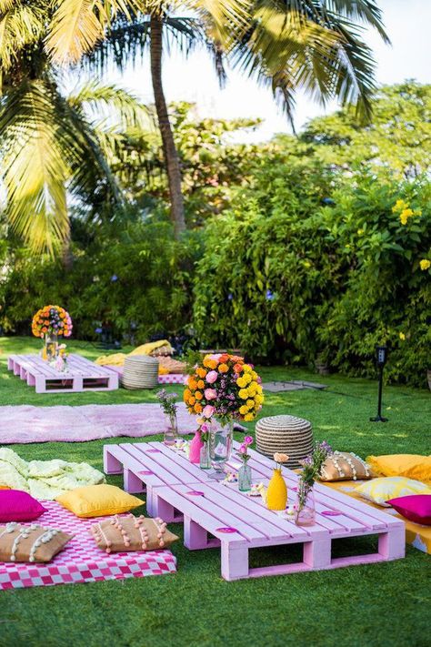 Colour Picnic Ideas, Picnic Decorations Ideas Simple, Anniversary Picnic, Picnic Party Decorations, Colourful Decor, Traditional Decoration, Haldi Decor, Backyard Birthday Parties, Picnic Birthday Party