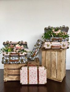 Weeding Themes, Decoration Vitrine, Wedding Deco, Wedding Designs, Ladder Decor, Wedding Styles, Bouquets, Wedding Reception, Shabby Chic