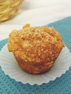 Pear Muffins Recipes, Ginger Muffins, Oatmeal Chocolate Chip Muffins, Pear Muffins, Ginger Pear, Streusel Bars, Healthy Pies, Canned Pears, Pear Ginger