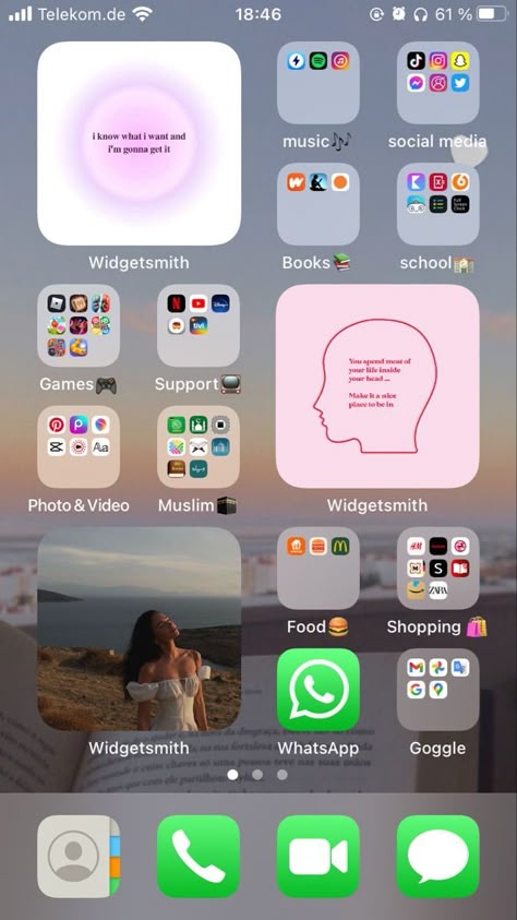 Basic Home Screen Ideas, Cute Ways To Decorate Your Phone, Edit Home Screen Iphone, Organizing Iphone Home Screen, Iphone Xr Homescreen, Iphone Homescreen Organization Ideas, Homescreen Organization Iphone, Homescreen Organization, Phone Apps Iphone