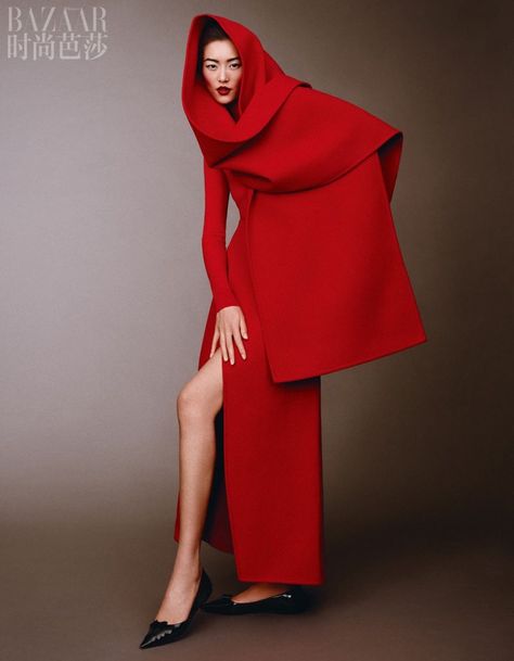 Zero Waste Fashion, Liu Wen, Stars Fashion, Conceptual Fashion, Diana Vreeland, Futuristic Fashion, Red Outfit, Harper's Bazaar, Harpers Bazaar