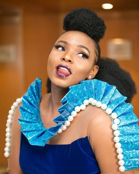 Yemi Alade Yemi Alade, Music Vibe, Mama Africa, King Of Queens, Glamorous Outfits, Female Artist, Most Viewed, African Music, Independent Music