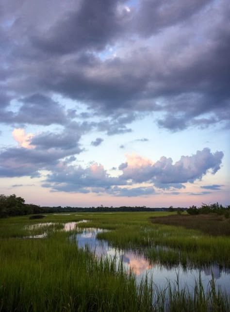 Evening Clouds, Life Drawing Reference, Watercolor Sky, Location Inspiration, Landscape Photography Nature, Pretty Landscapes, Boat Painting, Country Landscaping, Eye Photography