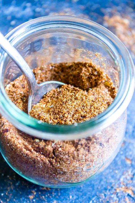 Homemade Taco Seasoning (gluten free / low carb) — Cast Iron Keto Keto Chicken Fajita Casserole, Cast Iron Keto, Chicken Rub Recipes, Taco Seasoning Mix Recipe, Low Carb Taco Seasoning, Keto Taco Seasoning, Make Taco Seasoning, Dry Rub For Chicken, Homemade Rubs