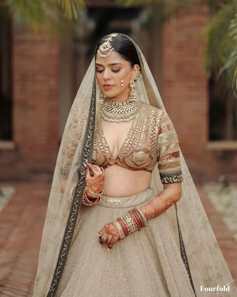 Sabyasachi bride @tanvisiingh28 😍 . . . . . Outfit: @sabyasachiofficial @bridesofsabyasachi Jewelry: @preetimohanofficial MUA: @anchalsakhrani1 Photography: @fourfoldpictures Location: @itcmughal #sabyasachibride #sabyasachi #sabyasachijewelry #sabyasachilehenga #bridesofsabyasachi #weddinglehenga #bridalportrait #indianbride #bridallehenga #bridalcholi #indianbridalmakeup #trending #indianwedding #indianweddings [ Sabyasachi, Sabyasachi bride, sabyasachi lehenga, bridal leheng... Sabyasachi Dresses, Sabyasachi Lehenga Bridal, Sabyasachi Bridal, Lehenga Bridal, Sabyasachi Bride, Bridal Dupatta, Sabyasachi Lehenga, Makeup Images, Wedding Lehenga Designs