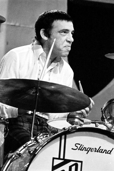 In MEMORY of BUDDY RICH on his BIRTHDAY - Born Bernard Rich, American jazz drummer and bandleader. He is considered one of the most influential drummers of all time. Sep 30, 1917 - Apr 2, 1987 (brain tumor) Buddy Rich, Drummer Wallpaper, Drummer Aesthetics, Guitarist And Drummer, Buddy Rich Drummer, Metal Drummer, 1990s Music, Debbie Harry, Jazz Musicians