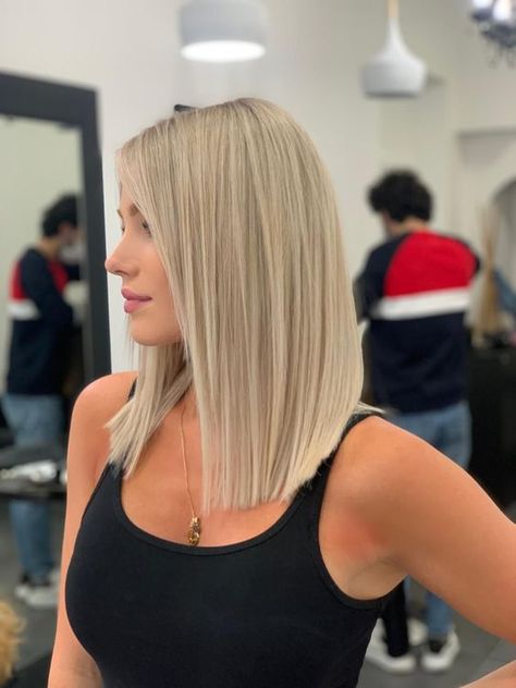 Blond Medium Length Hair Straight, Long Blonde Haircuts Straight, Medium Blonde Lob, Blonde Long Bob Straight, Medium Short Blonde Hair Straight, Light Blonde Short Hair, Short Light Blonde Hair, Platinový Blond, Hair Styles Cute