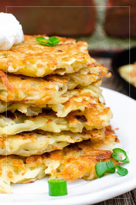 Gluten Free Potato Pancakes, Gluten Free Potato Latkes, Gluten Free Latkes, Vegan Latkes, Gluten Free Veggies, Gluten Free Meal Prep, Potato Latkes, Vegan Sour Cream, Vegan Gluten Free Recipes