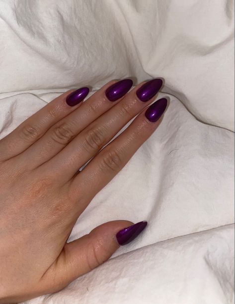 Dark Purple Metallic Nails, Violet Chrome Nails, Dark Purple Chrome Nails, Purple Metallic Nails, Metallic Purple Nails, Chrome Nails Purple, Purple Chrome Nails, Nails Metallic, Nails Grunge