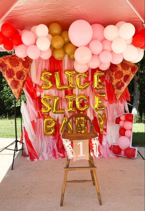 Pizzeria Party Decorations, Second Birthday Pizza Party, Pizza Party Balloon Arch, Pizza Baby Month Pictures, 3rd Birthday Pizza Party, Pizza Party Theme Ideas, Pizza Theme 1st Birthday, Red And White Photo Backdrop, Pizza Party 2nd Birthday