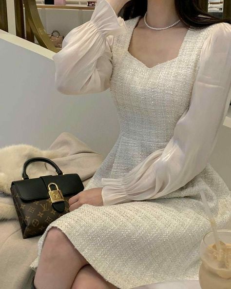 Pictures Of Women, Iranian Women Fashion, Korean Fashion Dress, Stylish Party Dresses, Classy Work Outfits, Stylish Clothes For Women, Different Countries, Fashion Mistakes, Photos Of Women